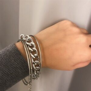 3/$30 🤍 4pcs Chain Bangle Bracelets